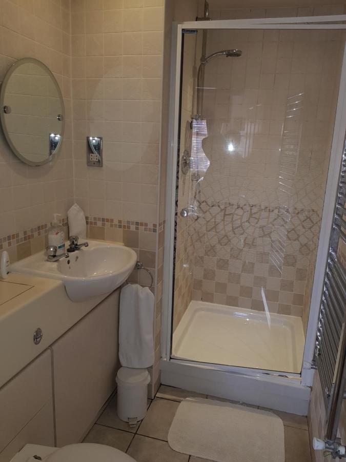 크루 Red Cow Nantwich B&B 외부 사진